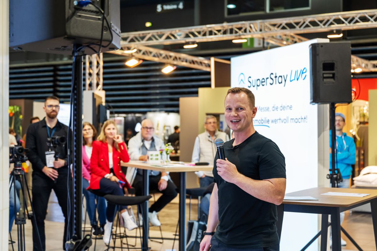 Jacek exBooking Mitarbeiter Fachvortrag Augsburg