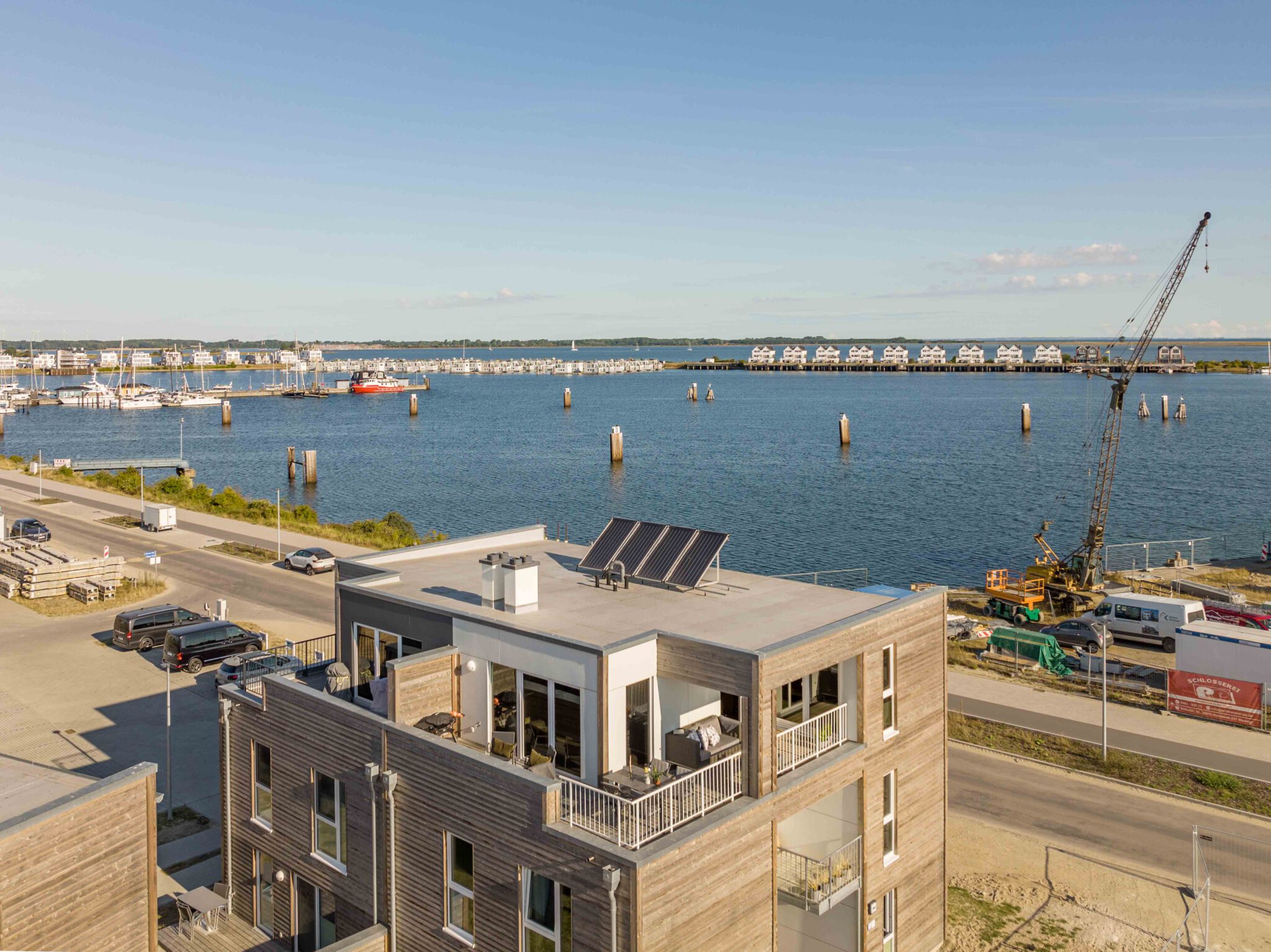 Drohnenaufnahme - Ferienapartments und Ferienhäuser - Booking.com und Airbnb