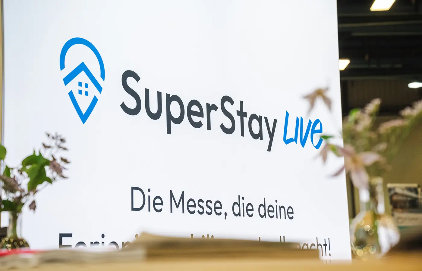 SuperStay Logo